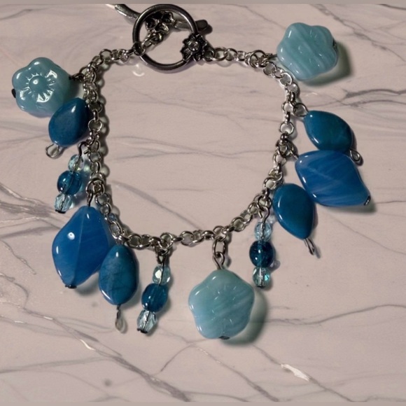 Jewelry Box with Rings and Necklaces - Picture 4 of 9